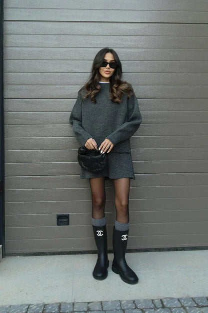 Elegant Women's Knitted Skirt Suit Set | O-Neck Pullover & High-Waist Short Skirt